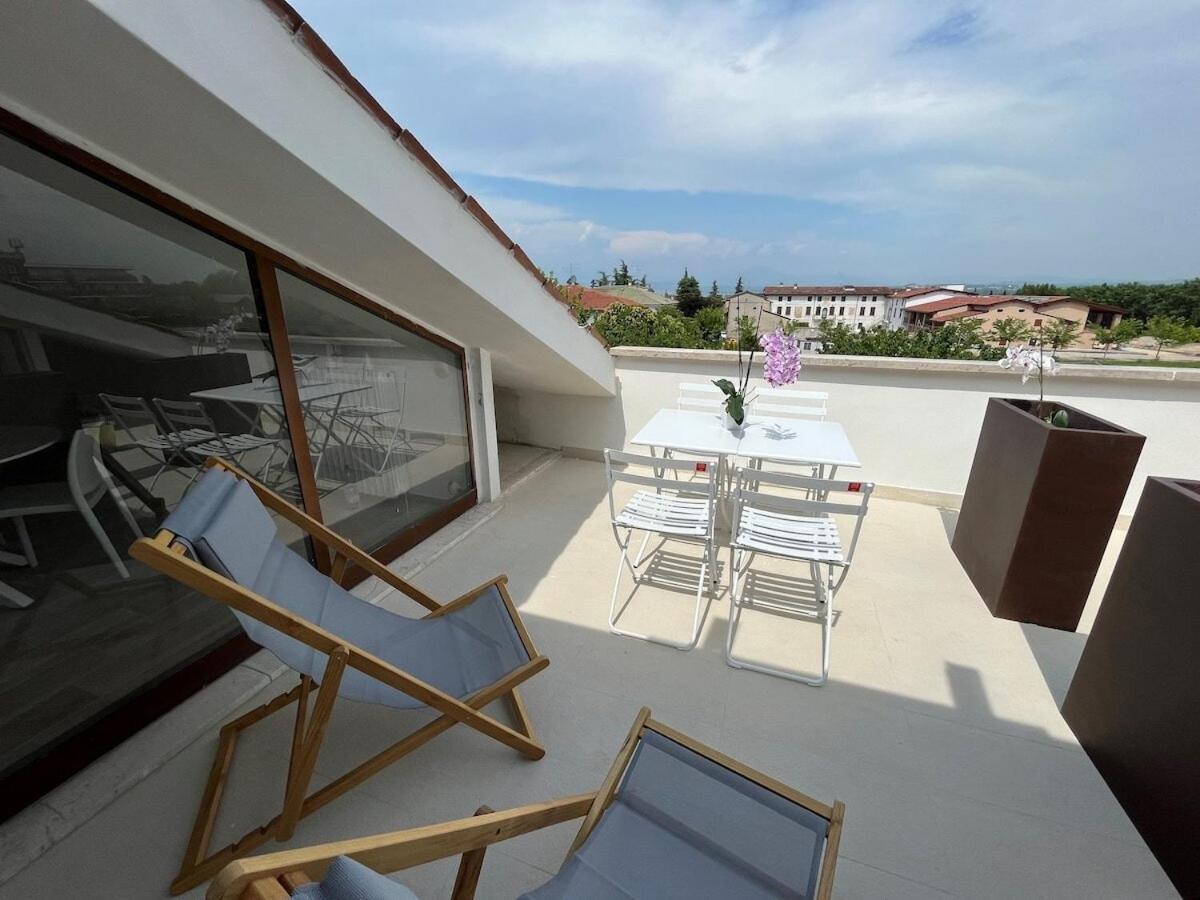 Attico Lilium Lägenhet Peschiera del Garda Exteriör bild